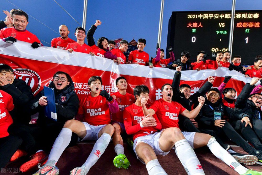 1.自我的身份定位郝建是北京电影学院电影学系的教授，主业是搞电影理论研究，电影理论经常被看作是与某部具体影片没有多大关系的自足的语言系统。